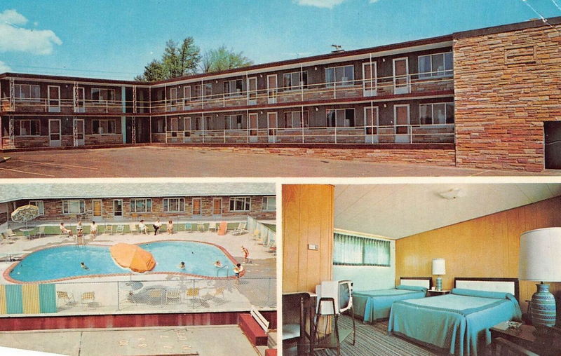 Big Rapids Motel - Vintage Postcard
